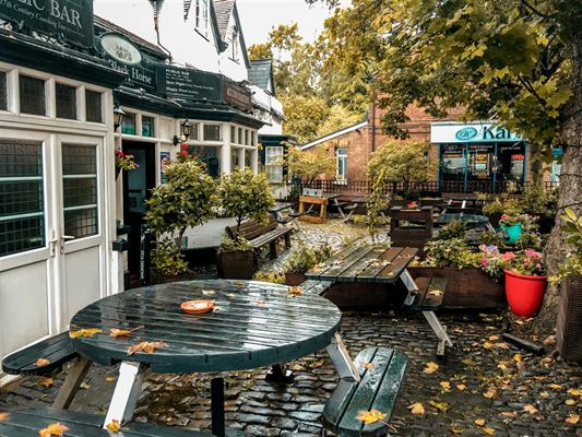 Runde haveborde - en guide til det perfekte valg til din have